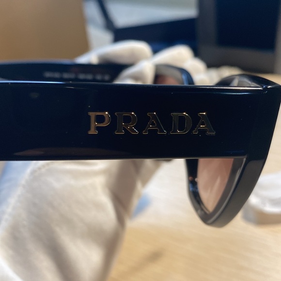 Prada (authentic) New Sunglasses Black/Brown Gradient Gold Logo - Picture 3 of 7